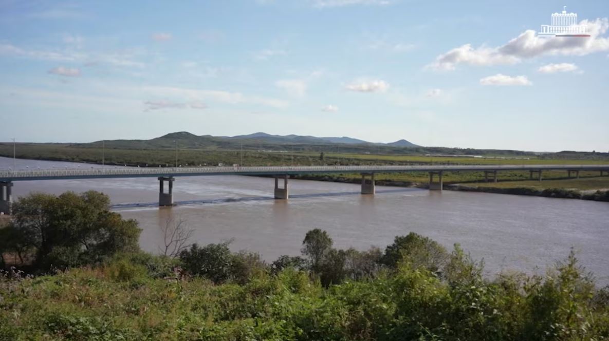 World News: North Korea-Russia open first road bridge